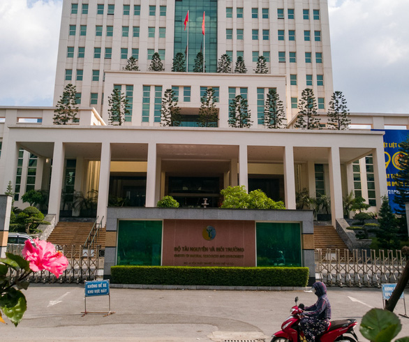 Chính sách - Bộ Tài nguyên và Môi trường 'biện minh' việc bổ nhiệm hàng loạt cán bộ không đủ điều kiện