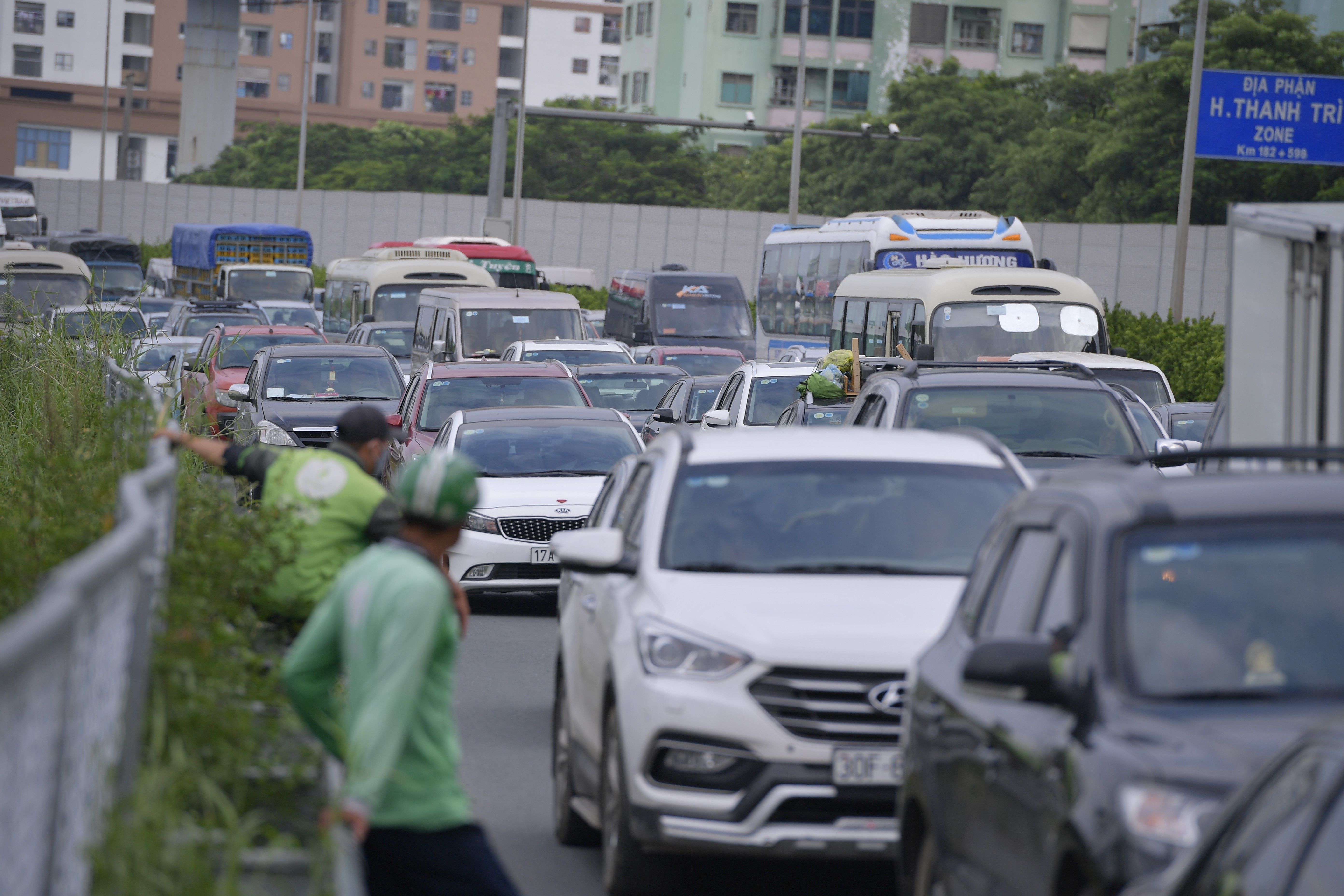 Tin nhanh - Cửa ngõ Thủ đô ùn tắc kéo dài sau kỳ nghỉ 2/9 (Hình 9).