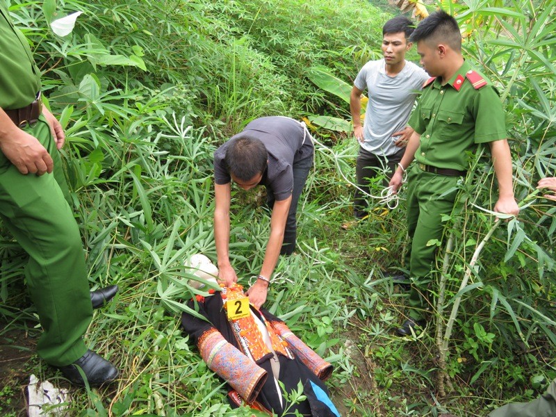 Hồ sơ điều tra - Vết thương nhỏ ở tay “tố cáo” kẻ sát hại người phụ nữ ở vùng biên (Hình 2).