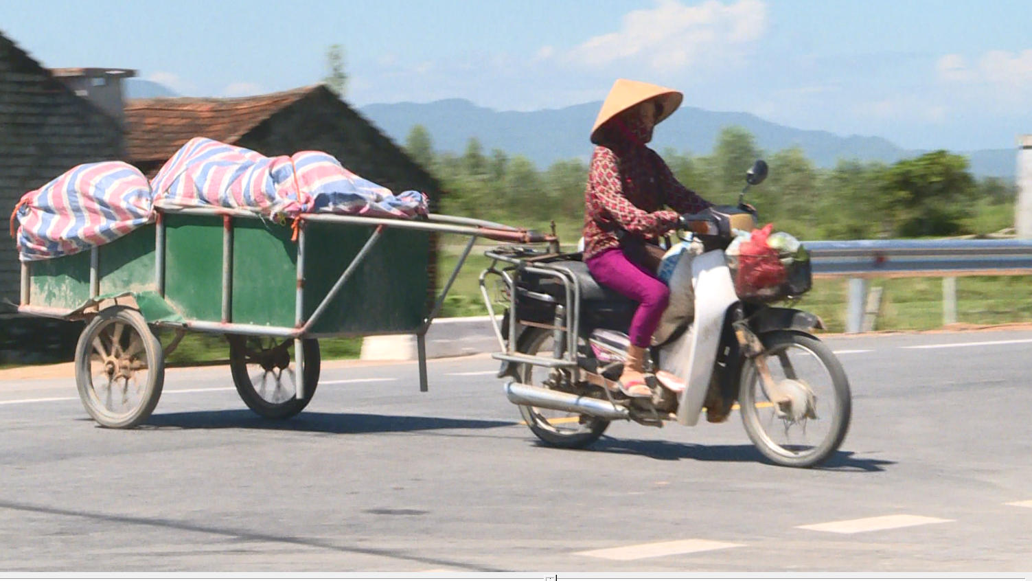 Xã hội - Vụ “cung đường chết” ở Nghệ An:  Lộ rất nhiều bất cập (Hình 4).