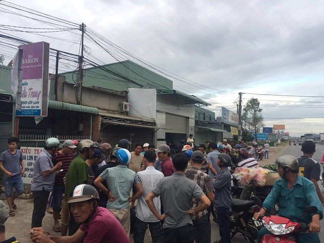 An ninh - Hình sự - Ngăn cản thanh niên nghi ngáo đá gây rối, Trung tá công an bị đâm tử vong