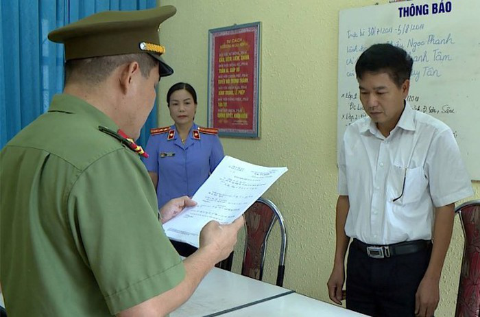 An ninh - Hình sự - An ninh hình sự 24h: Chân dung cựu thiếu úy công an tạt axit vợ sắp cưới; Hé lộ 13 thí sinh được Phó Giám đốc Sở GD&ĐT Sơn La phù phép điểm (Hình 2).