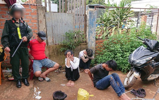 An ninh - Hình sự - Đánh sập 5 tụ điểm, thu giữ hơn 100 gói nghi ma túy