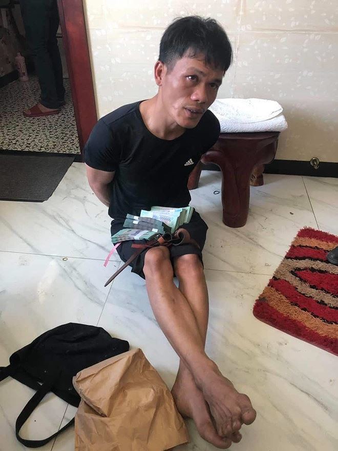 An ninh - Hình sự - Vụ mất trộm hơn 8 tỷ đồng ở Vĩnh Long: 2 đối tượng bị truy nã ra đầu thú