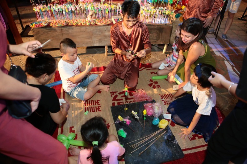 Văn hoá - 'Thu vọng nguyệt' trao hơn 1 tỷ đồng cho quỹ Thiện Nhân (Hình 4).