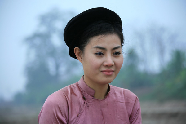 Sự kiện - Ám ảnh cảnh cạo đầu bôi vôi, thả trôi sông vì chửa hoang trong phim Thương nhớ ở ai (Hình 3).