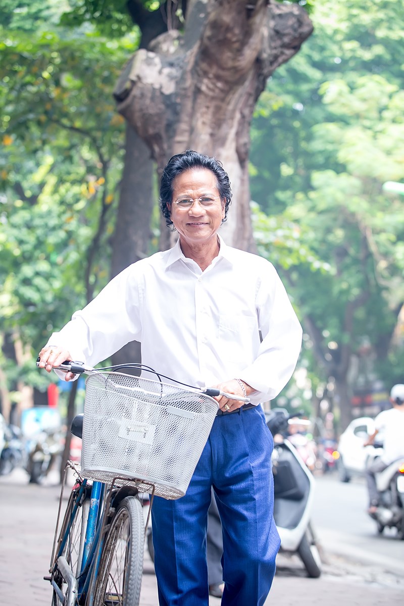 Ngôi sao - Danh ca Chế Linh kể chuyện nhốt mình trong phòng kín, vào xe taxi để luyện thanh (Hình 3).