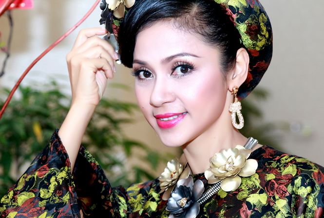 'Người đẹp Tây Đô' Việt Trinh lần đầu tâm sự về cậu con trai 9 tuổi