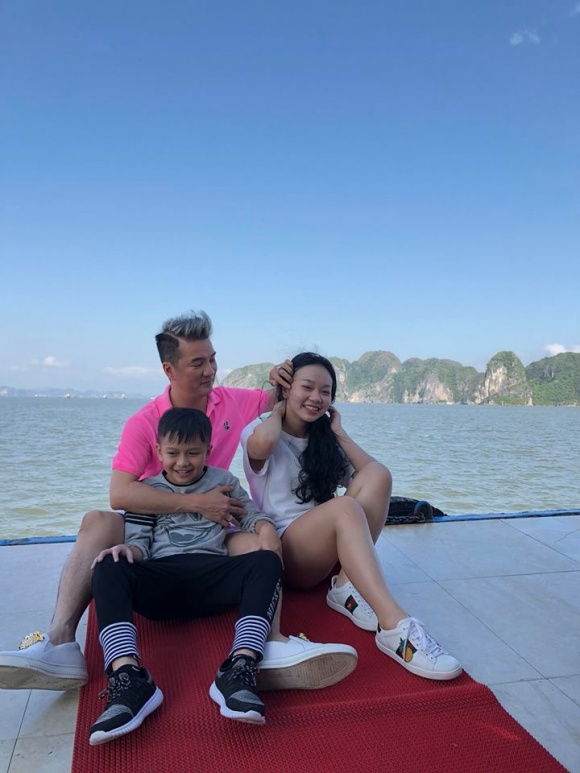 Ở tuổi 47, ít người biết Đàm Vĩnh Hưng còn có con trai 11 tuổi (Hình 6).