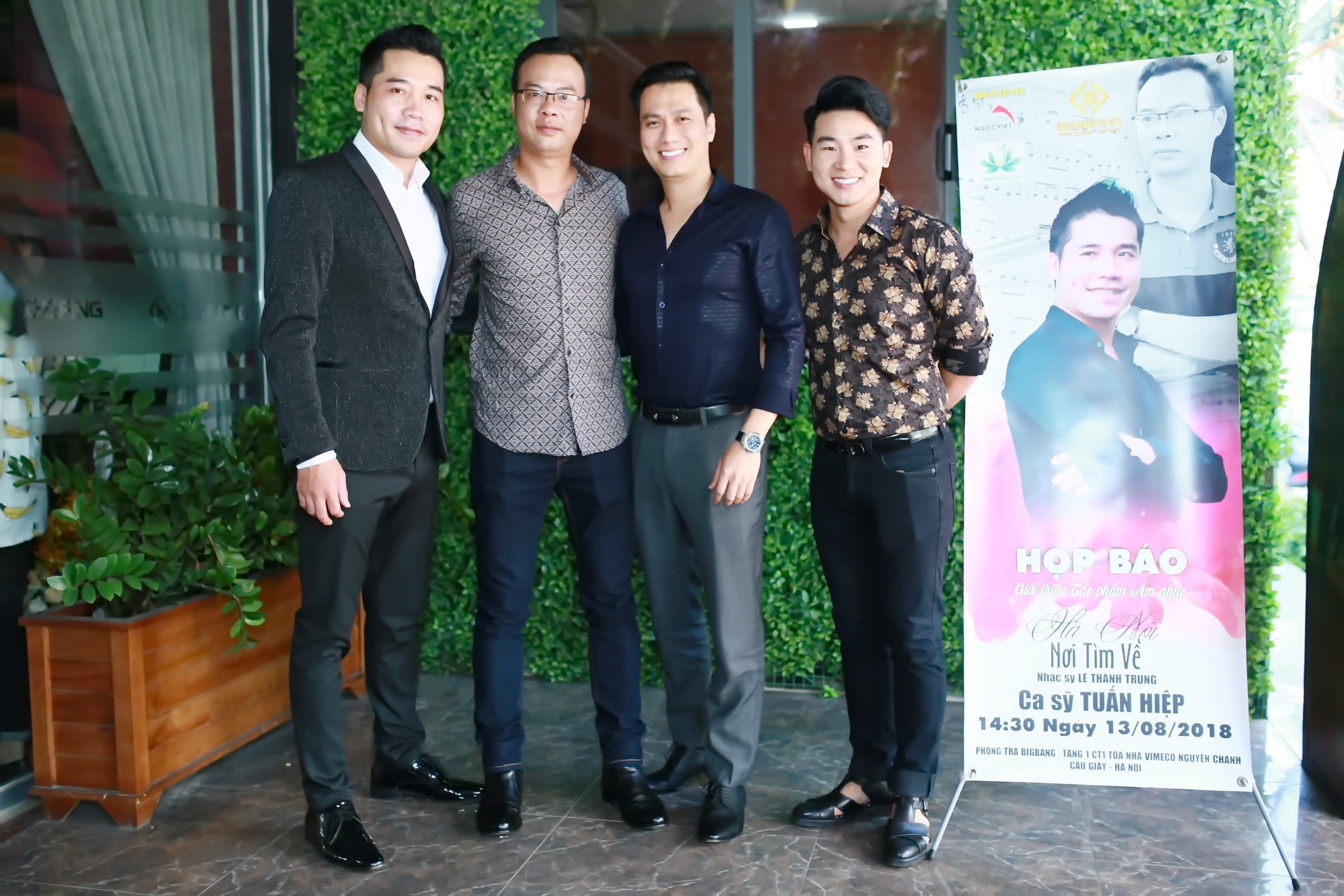 Sự kiện - Diễn viên Việt Anh nằng nặc 'đòi' đóng MV Hà Nội nơi ta tìm về (Hình 5).