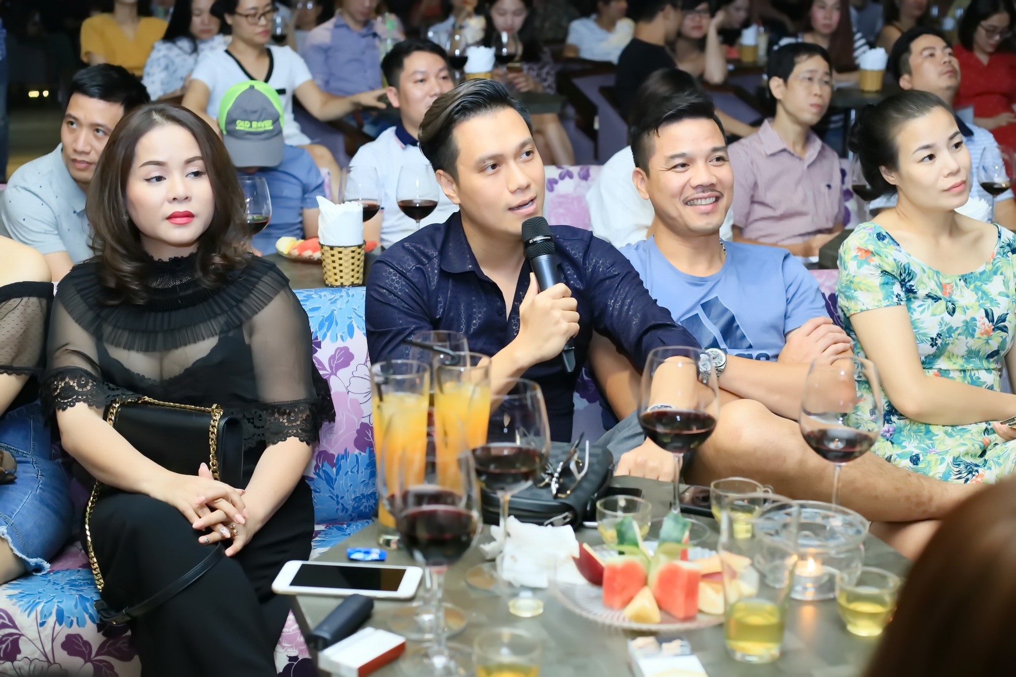 Sự kiện - Diễn viên Việt Anh nằng nặc 'đòi' đóng MV Hà Nội nơi ta tìm về (Hình 2).