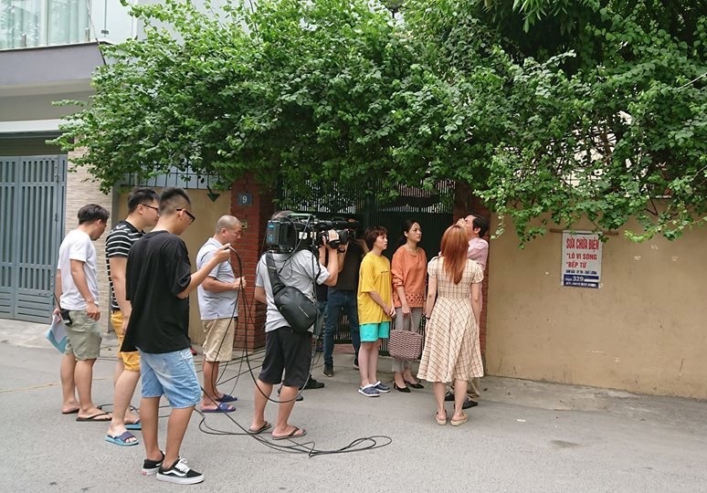 Sự kiện - Thu Quỳnh kể chuyện đoàn phim Về nhà đi con phải quay dưới trời nắng 42 độ