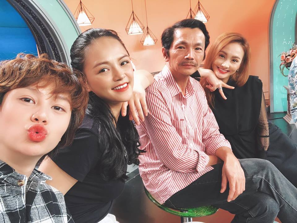 Sự kiện - Thu Quỳnh kể chuyện đoàn phim Về nhà đi con phải quay dưới trời nắng 42 độ (Hình 3).