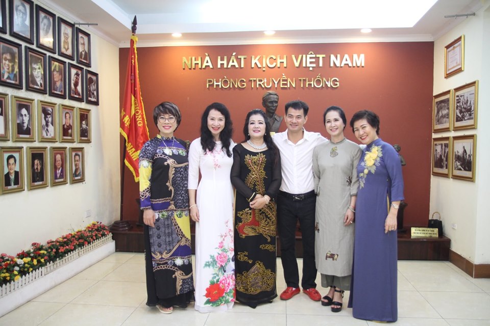 Sự kiện - NSND Trung Anh, Hoàng Cúc hội tụ trong lễ cúng Tổ sân khấu (Hình 8).