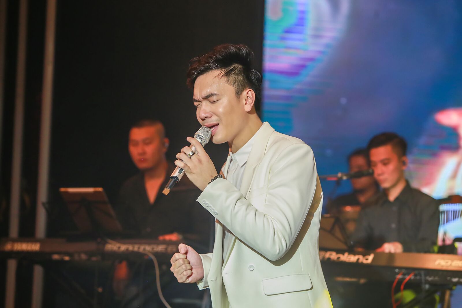 Ngôi sao - Thanh Lam hát với trái tim 'hừng hực' trong show diễn của Sao mai Lê Việt Anh (Hình 9).