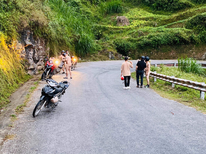 Văn hoá - Hiếu Orion cùng 3 người đàn ông khỏa thân ở Mã Pì Lèng: Bộ VH,TT&DL lên tiếng