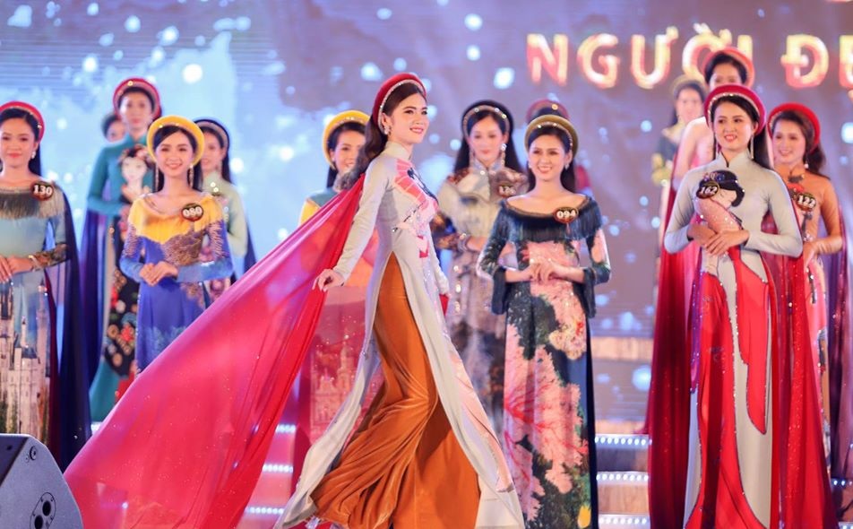 Sự kiện - Bùi Kim Quyên đăng quang Người đẹp xứ Dừa 2019 (Hình 2).