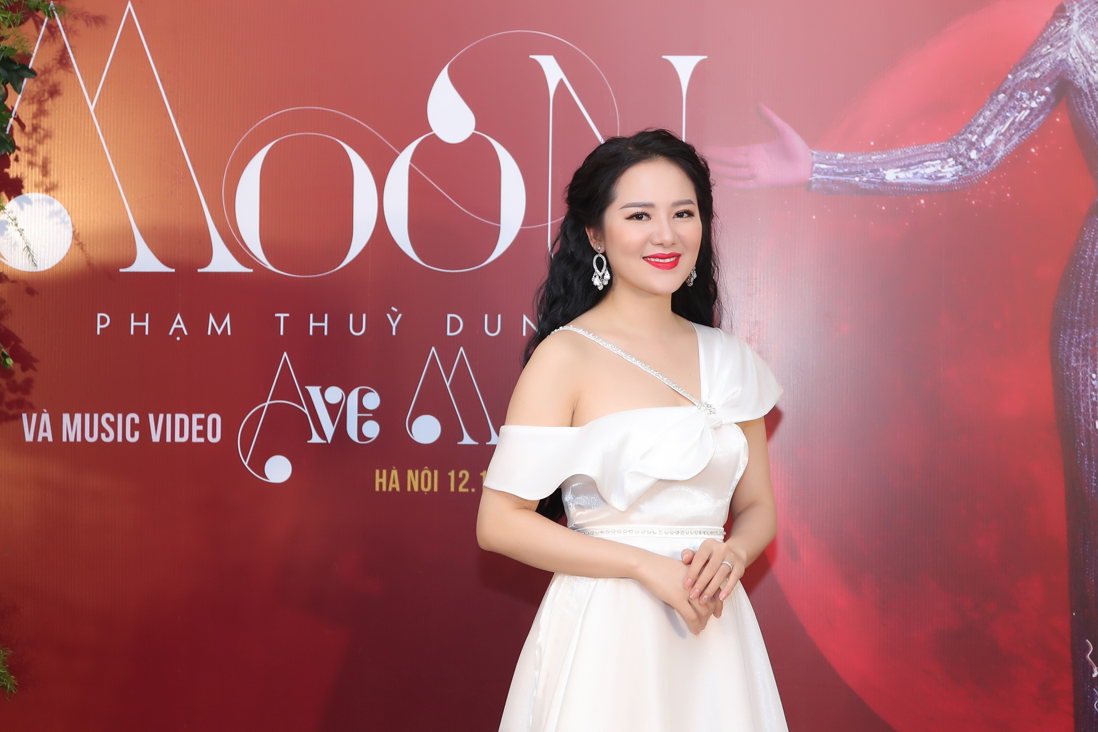 Ngôi sao - Tùng Dương thân thiết với Á quân Sao Mai Phạm Thuỳ Dung (Hình 2).