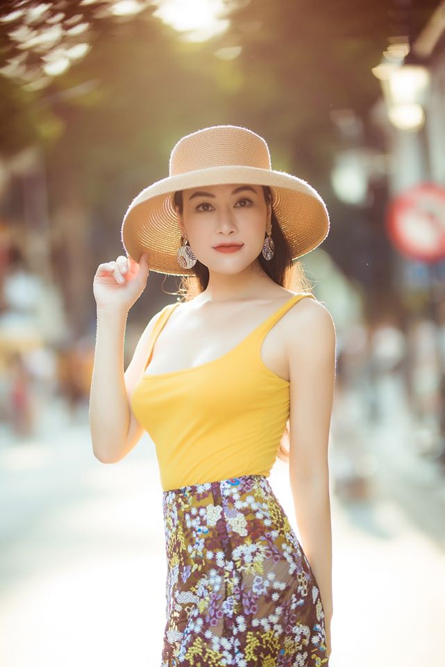 Ngôi sao - Hoa hậu  Áo dài 2019 Tuyết Nga: “Ngọc Trinh dễ thương lắm, nổi tiếng nhưng không kiêu kỳ' (Hình 3).