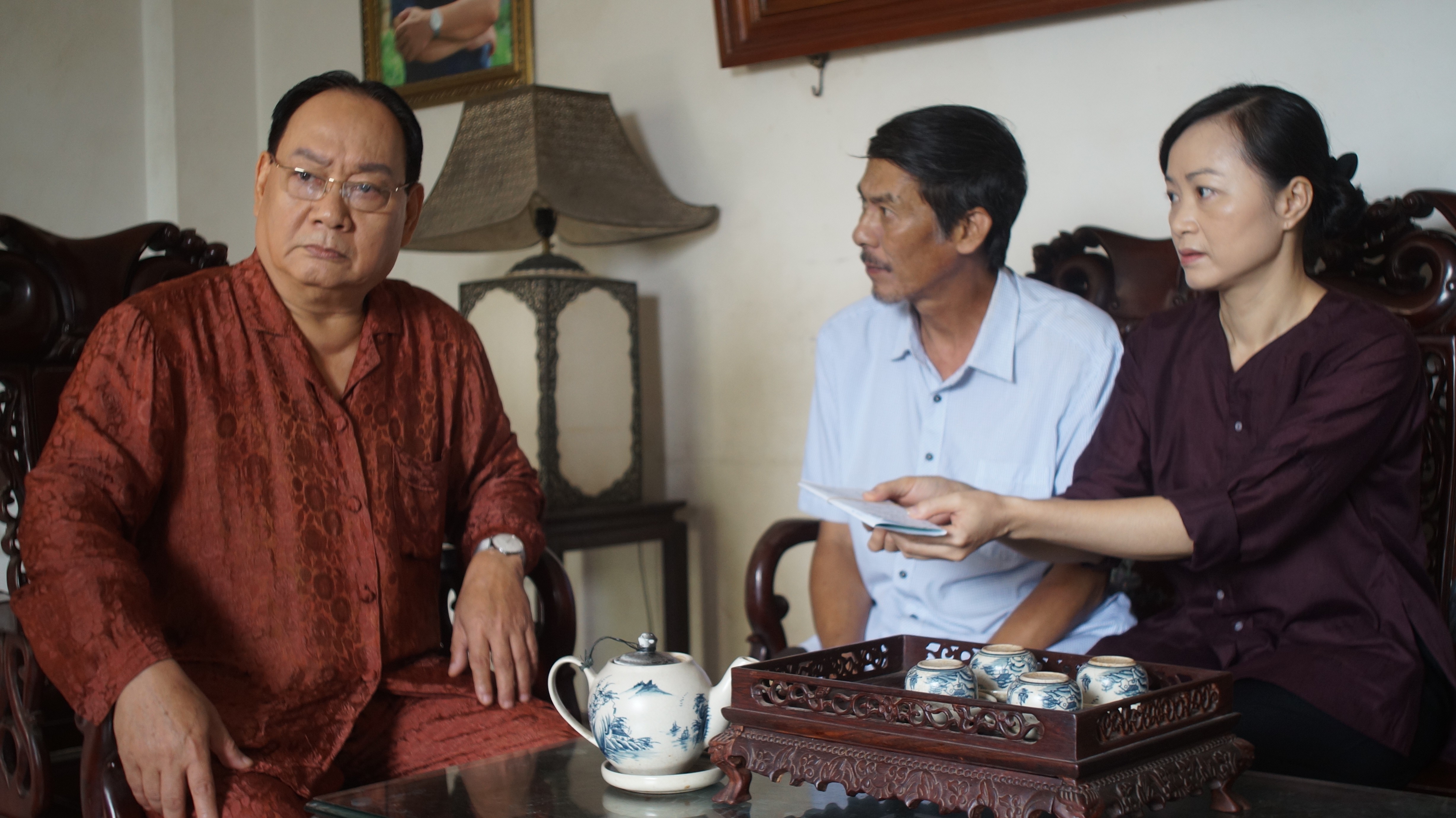 Sự kiện - Diễn viên Hương Giang: 'Đình Tú hôn Phương Oanh thì cũng kệ, tôi không quan tâm đâu' (Hình 10).