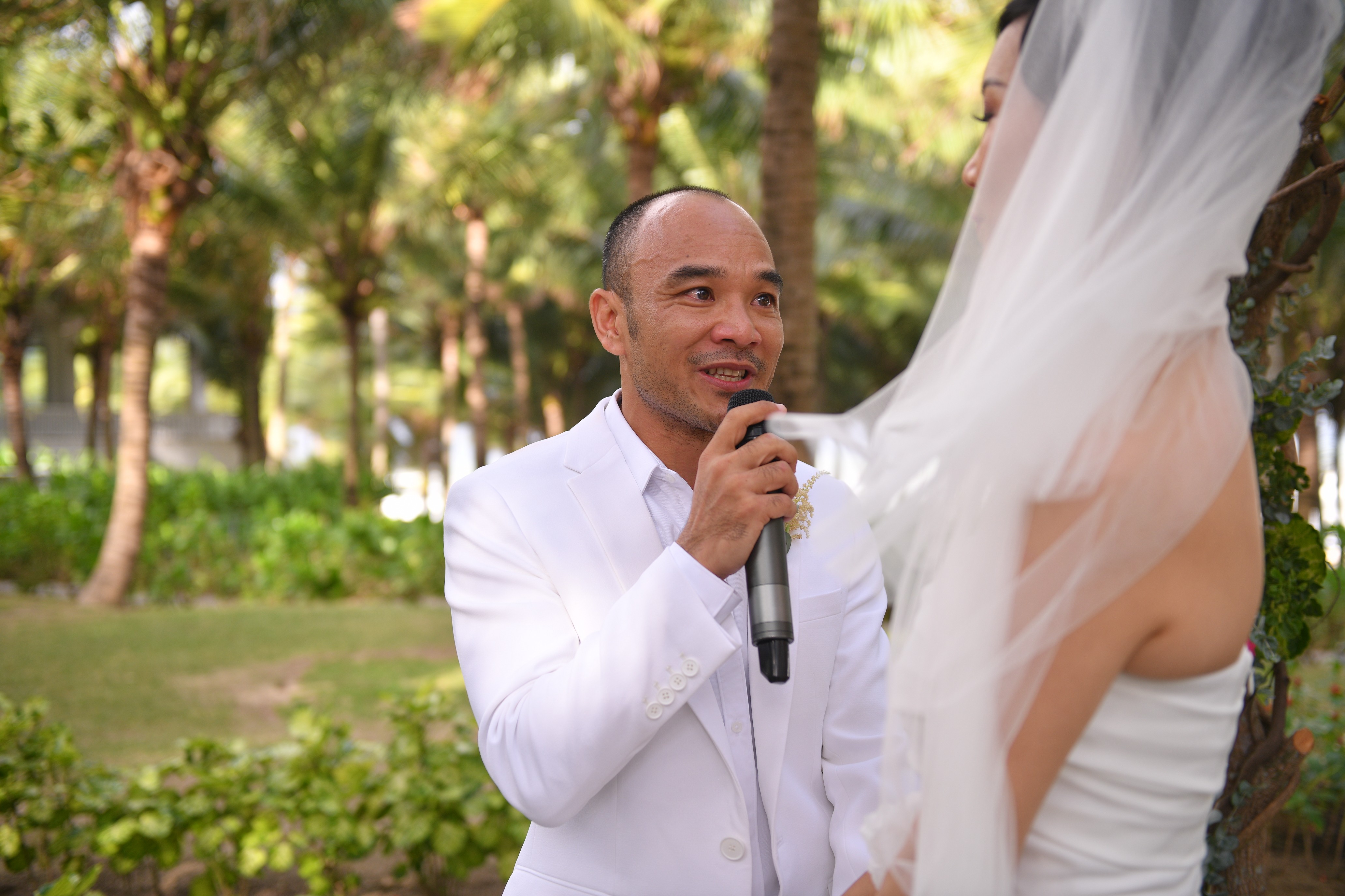 Ngôi sao - Thân Thuý Hà, Trương Quỳnh Anh và khách mời phấn khích khi Xuân Lan cùng chồng hôn nhau đắm đuổi (Hình 9).