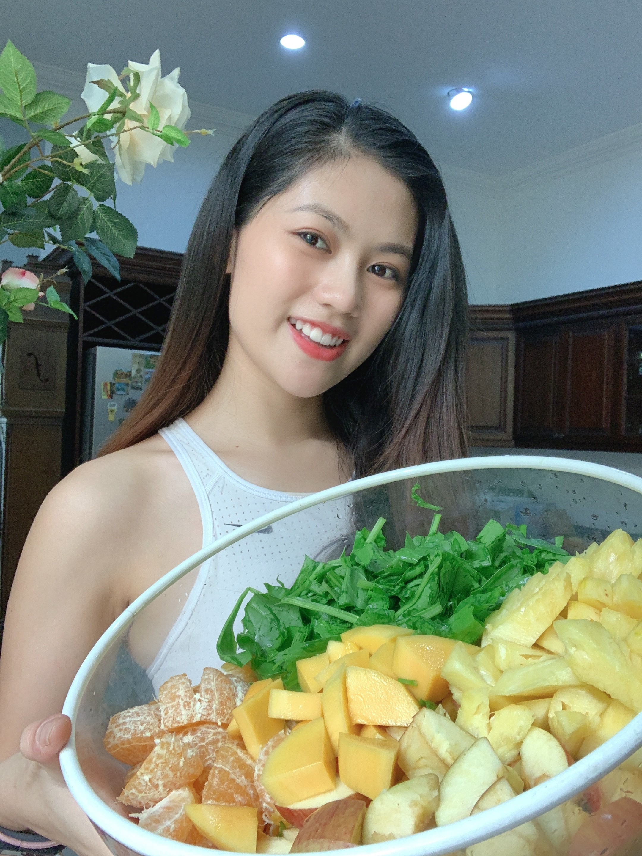 Ngôi sao - Á hậu Kim Duyên, Vũ Hương Giang kể bí quyết ở nhà phòng chống Covid-19 không nhàm chán (Hình 5).