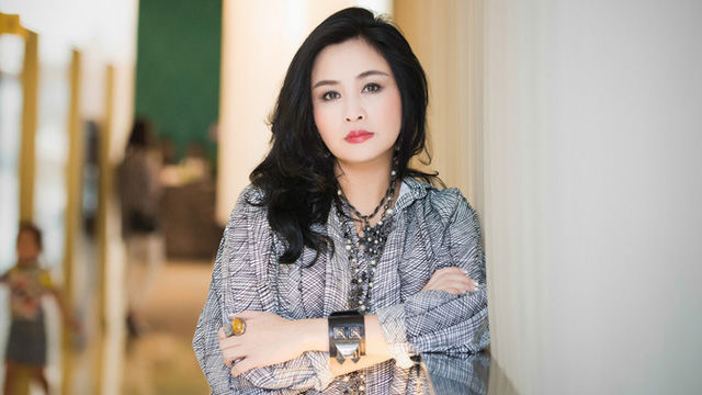 Ngôi sao - Diva Thanh Lam tựa vào vai người đàn ông giấu mặt, nghi đã có người yêu mới (Hình 3).