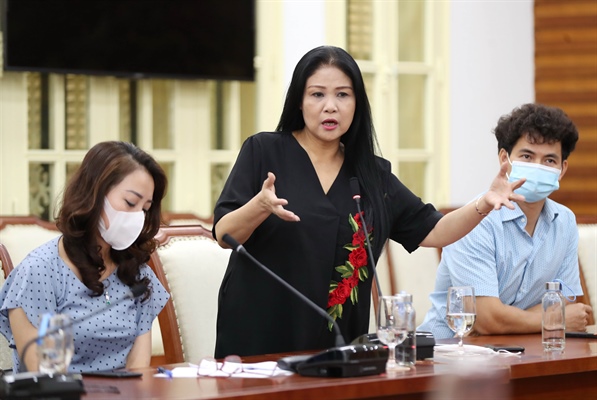 Văn hoá - Nghiệt ngã: Diễn viên sân khấu bỏ nghề đi làm nhôm kính, lái xe (Hình 2).