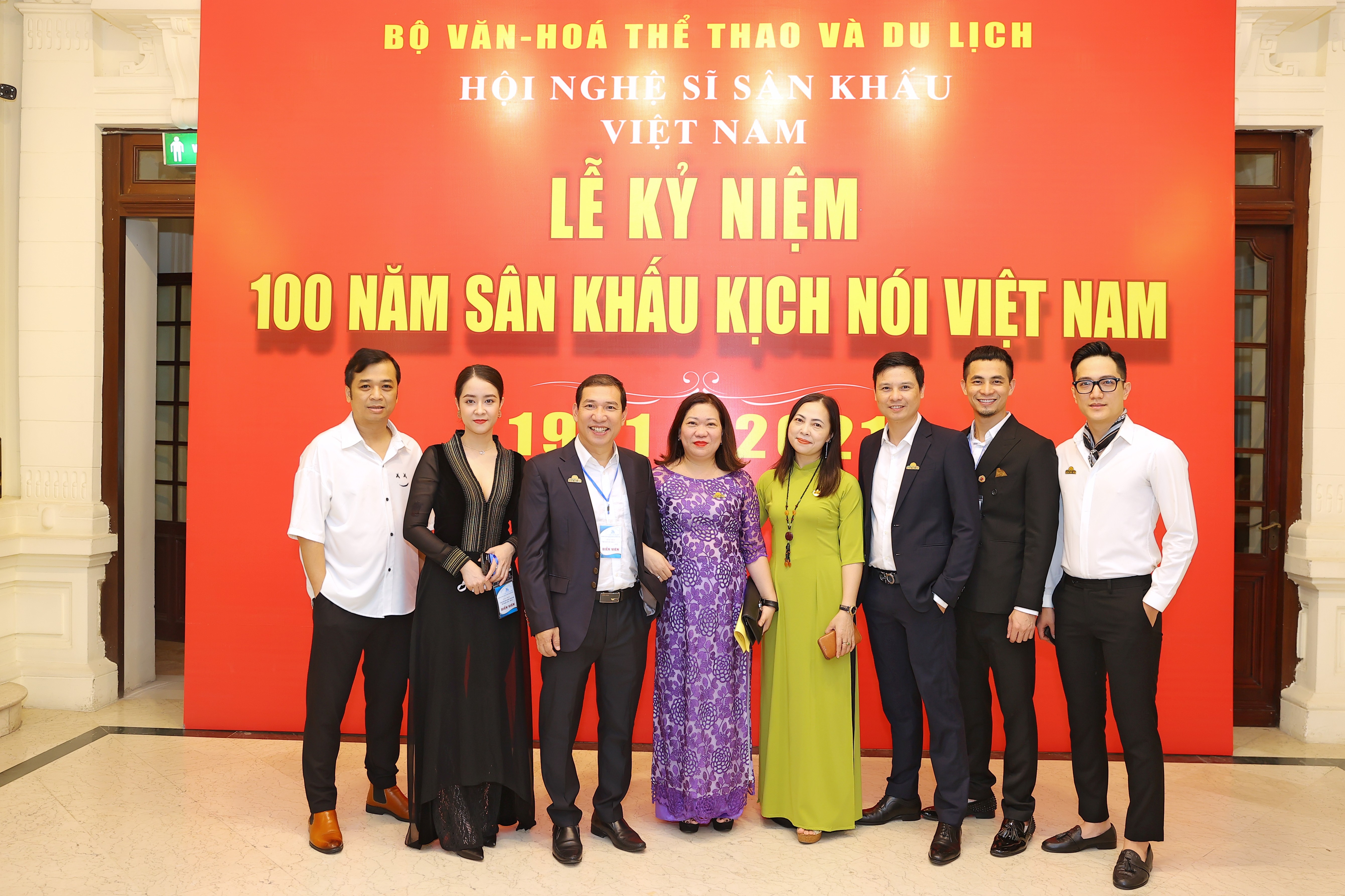 Văn hoá - Thứ trưởng Bộ VH-TTDL nói về 'bước chuyển mình' sau vở kịch Chén thuốc độc (Hình 14).