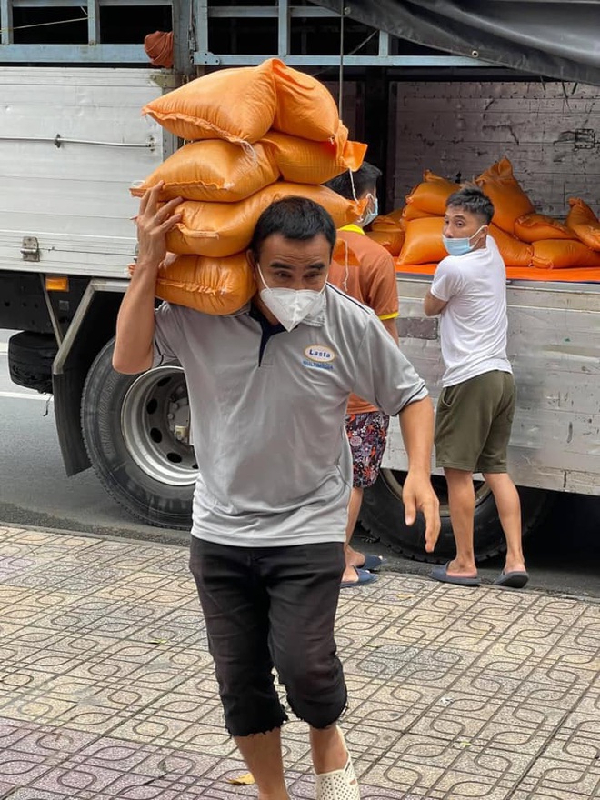 Văn hoá - Quyền Linh: 'Họ đồn thôi, tôi và con gái không bị Covid-19' (Hình 2).