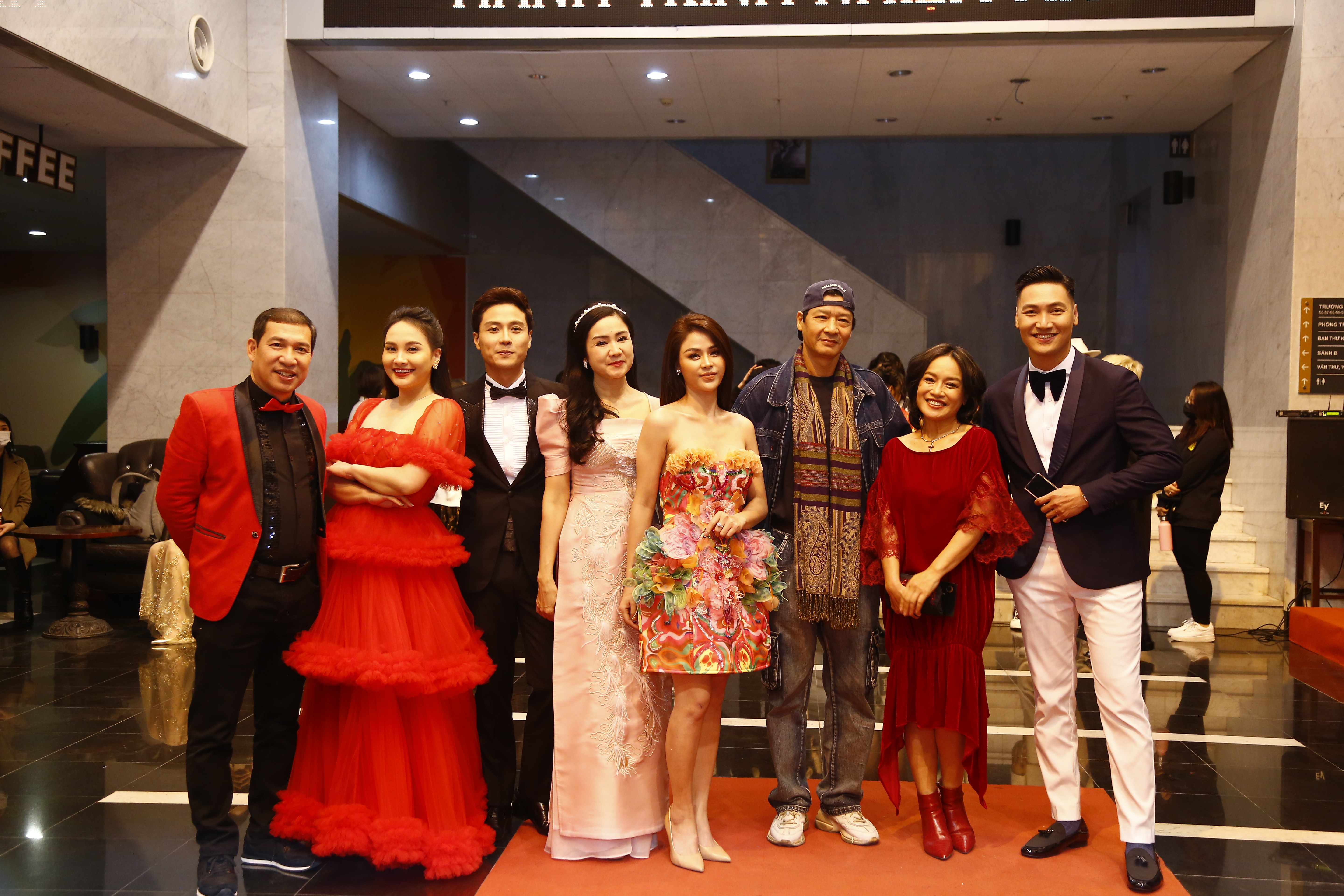 Văn hoá - NSƯT Xuân Bắc, Mạnh Trường, Hồng Diễm chiến thắng tại VTV Awards 2021 (Hình 6).