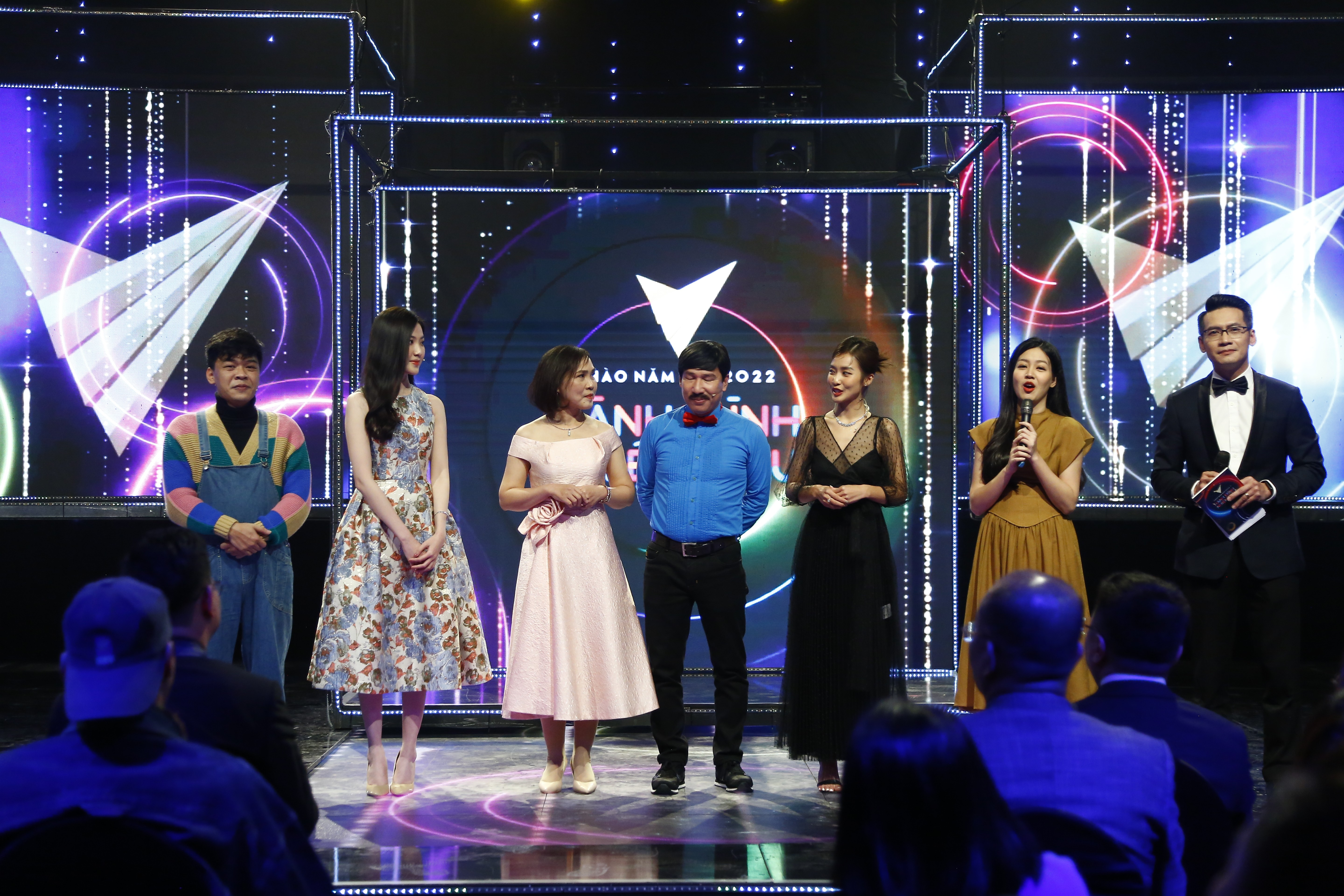 Văn hoá - NSƯT Xuân Bắc, Mạnh Trường, Hồng Diễm chiến thắng tại VTV Awards 2021 (Hình 8).