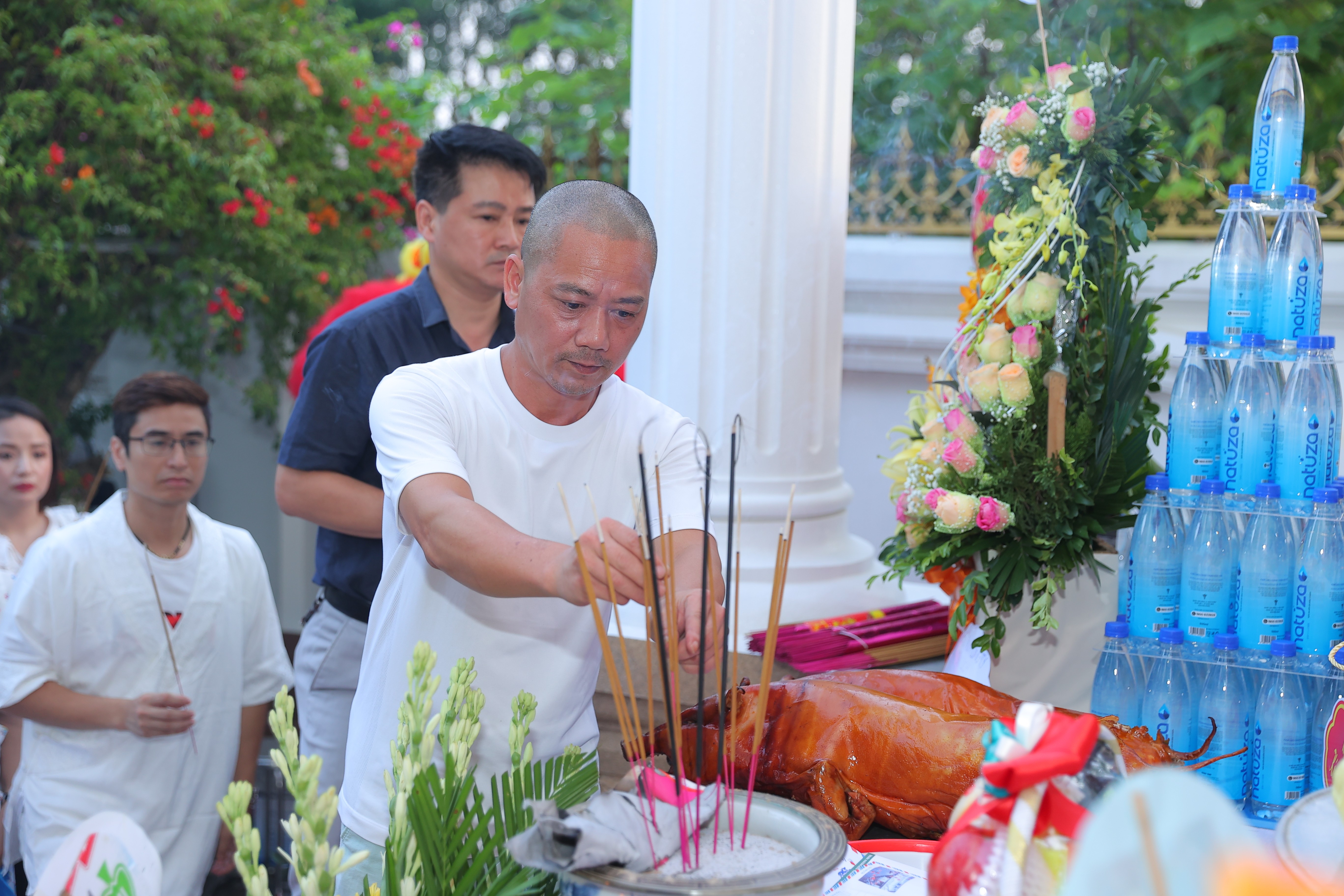 Văn hoá - Nghệ sĩ Quang Tèo, Trà My nghẹn ngào trong lễ giỗ Tổ nghề Sân khấu (Hình 10).