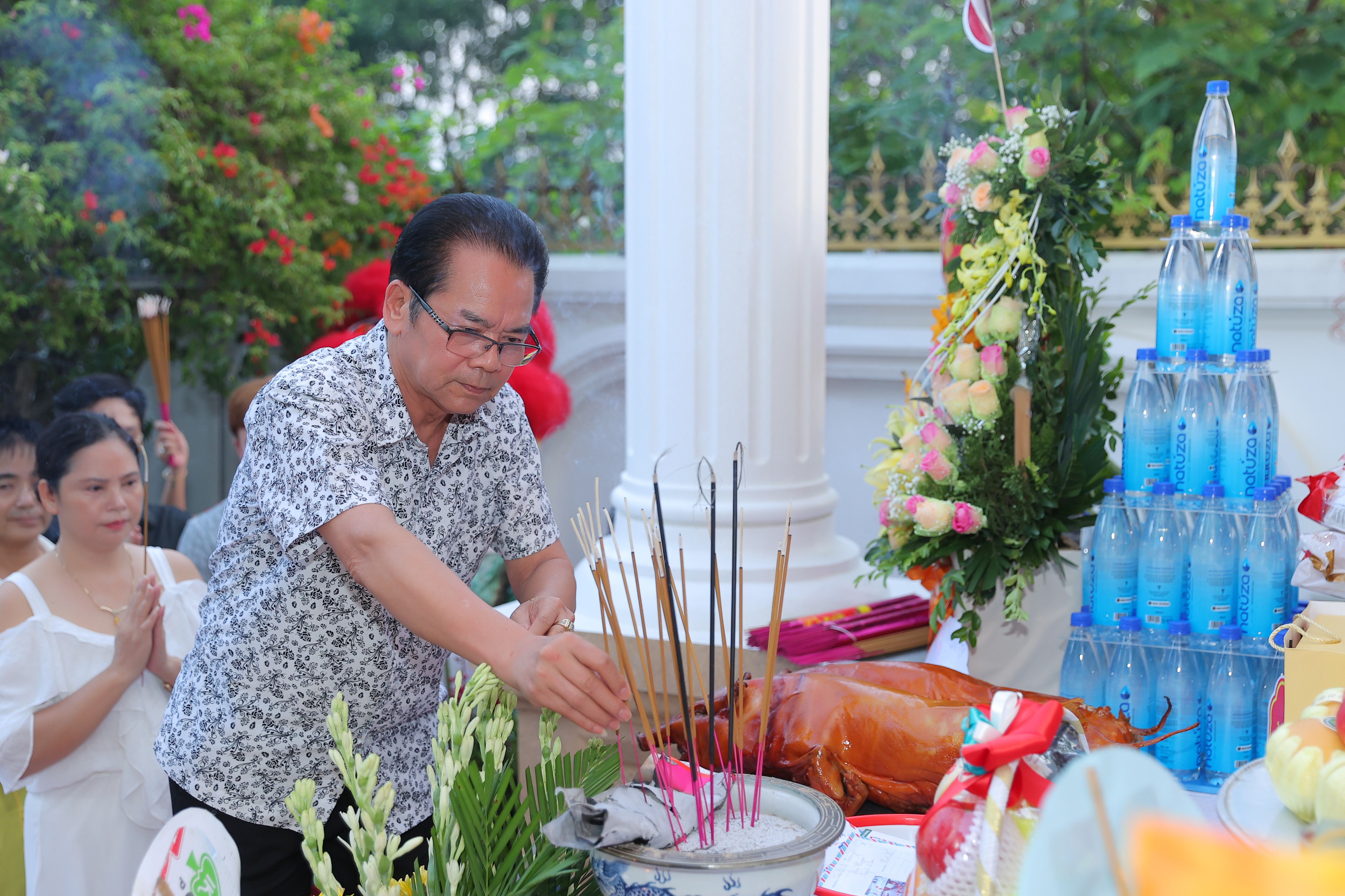 Văn hoá - Nghệ sĩ Quang Tèo, Trà My nghẹn ngào trong lễ giỗ Tổ nghề Sân khấu (Hình 11).