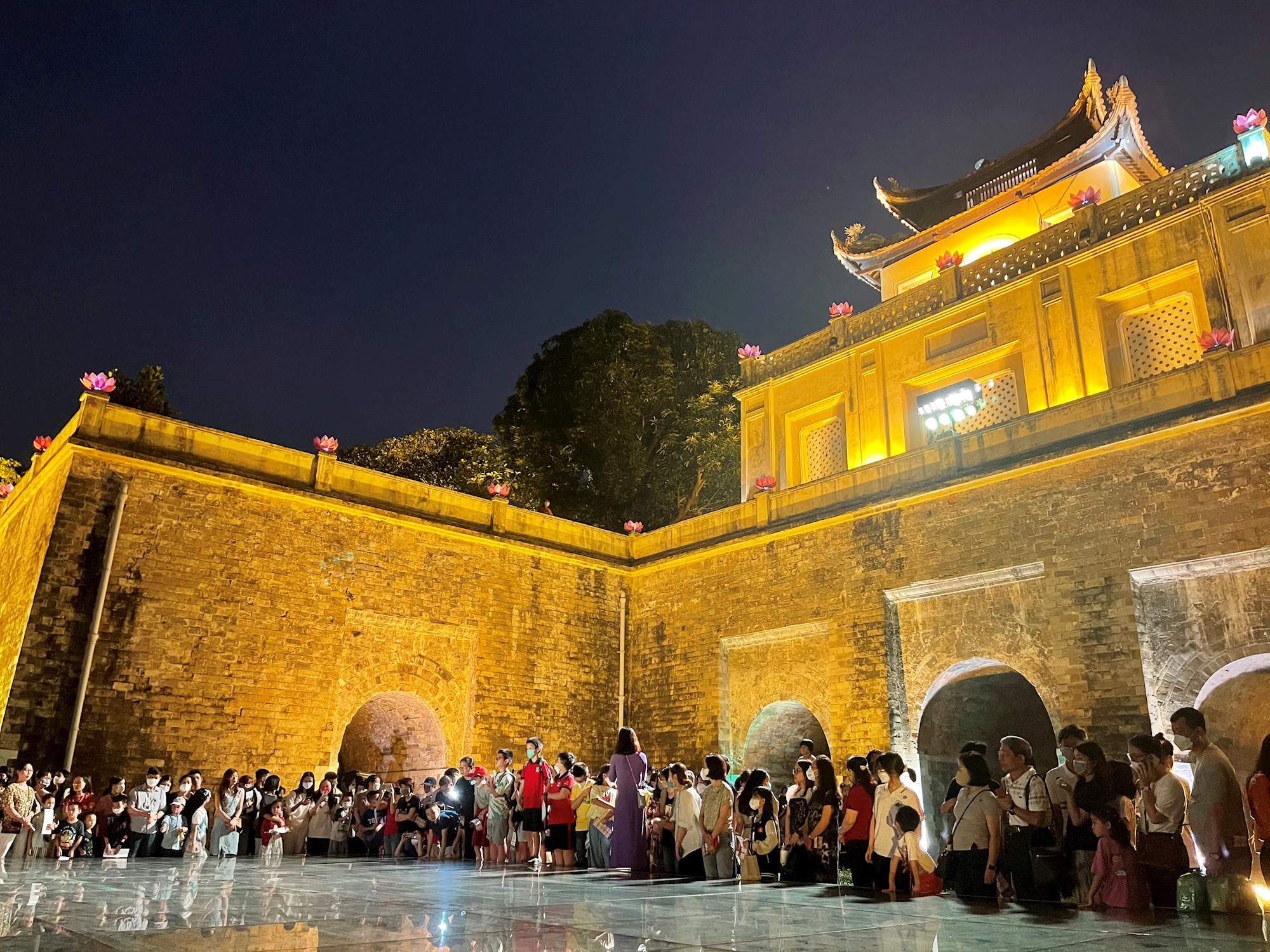 Văn hoá - Sở Du lịch Hà Nội kiểm tra, xử lý việc đeo bám, chèo kéo du khách (Hình 2).