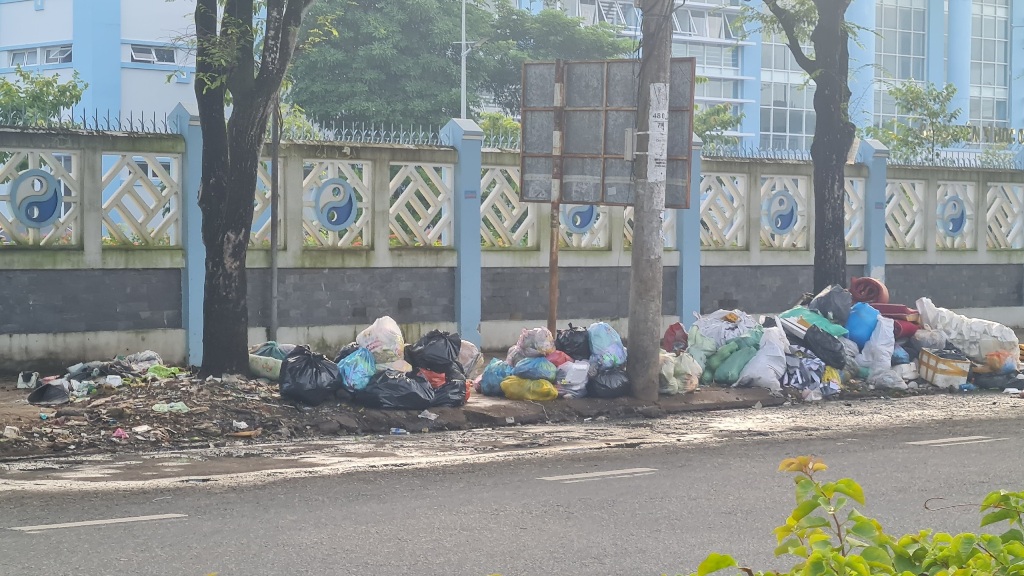 Môi trường - Tp.Cần Thơ: Rác thải nhếch nhác, đe dọa đến sức khỏe người dân (Hình 5).