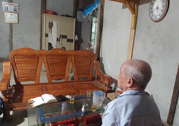 An ninh - H&igrave;nh sự - &Ocirc;ng nội nghi phạm s&aacute;t hại nam sinh chạy Grab: &ldquo;N&oacute; về khoe mới mua xe 30 triệu ai ngờ lại l&agrave; xe đi cướp&rdquo; 