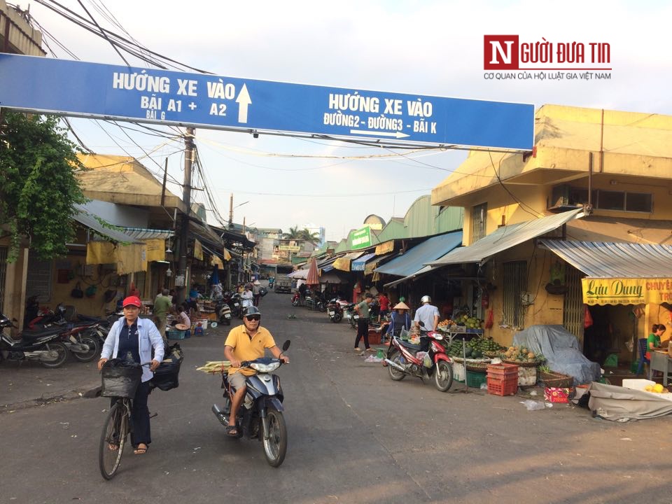 Tin nhanh - Hưng 'kính' bị truy tố: Tiểu thương chợ Long Biên mừng rơi nước mắt 