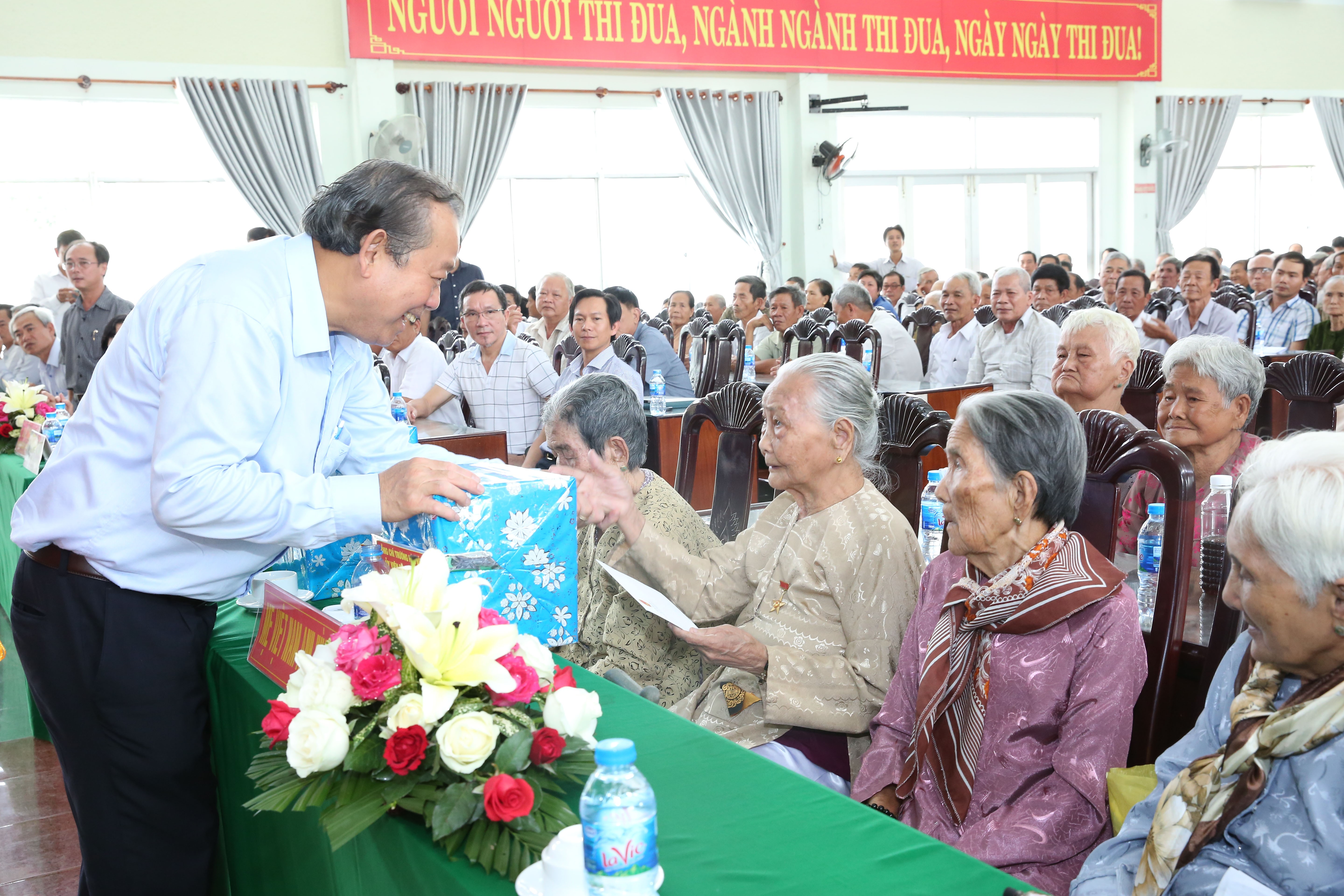 Thể hiện sâu sắc đạo lý “uống nước, nhớ nguồn”