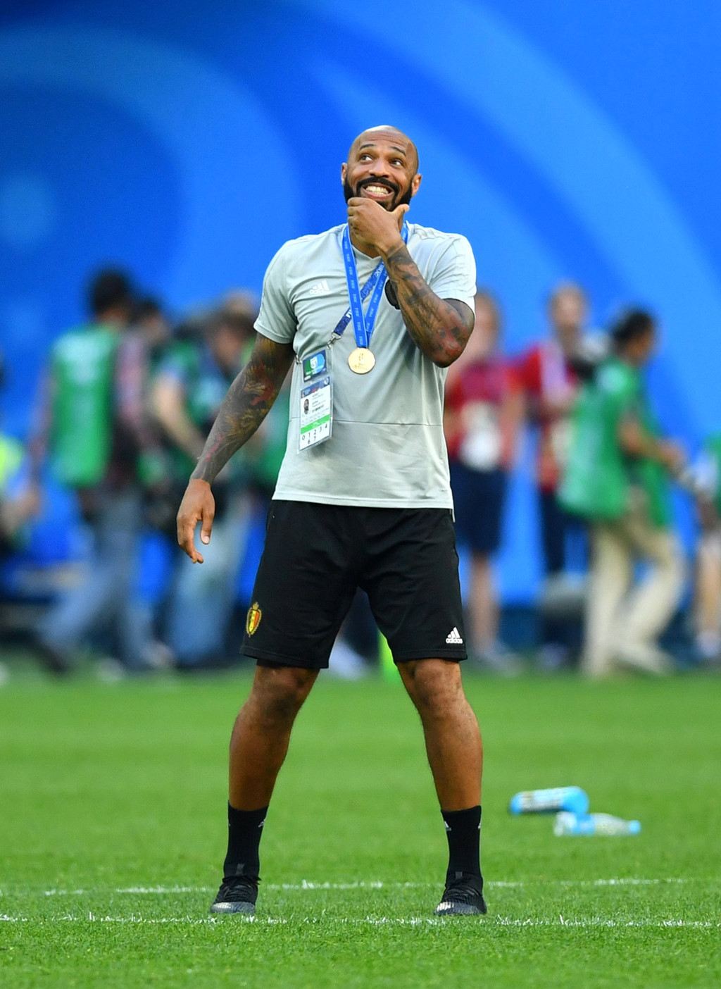 Thierry Henry đã có một World Cup thành công trên cương vị trợ lý HLV của đội tuyển Bỉ. Những lời khuyên của anh đã giúp tiền đạo Lukaku rất nhiều trong việc định hình và cải thiện lối chơi. Sau khi giải đấu kết thúc, cựu cầu thủ người Pháp sẽ chia tay 