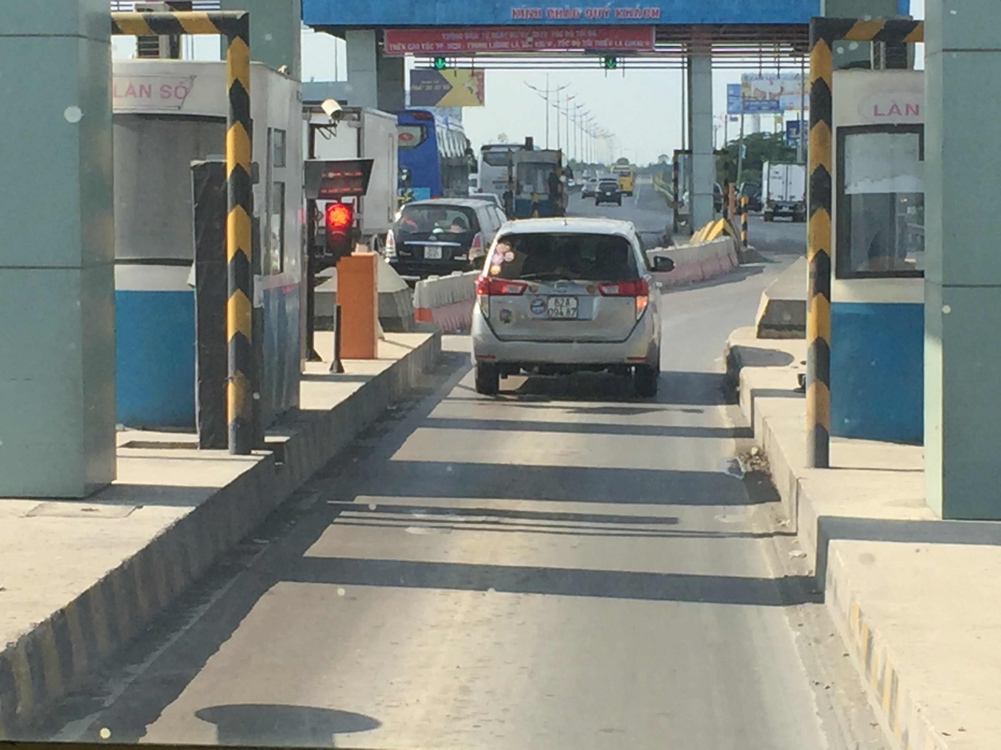 Tin nhanh - Lượng người đổ về TP.HCM đ&atilde; bắt đầu đ&ocirc;ng (H&igrave;nh 7).