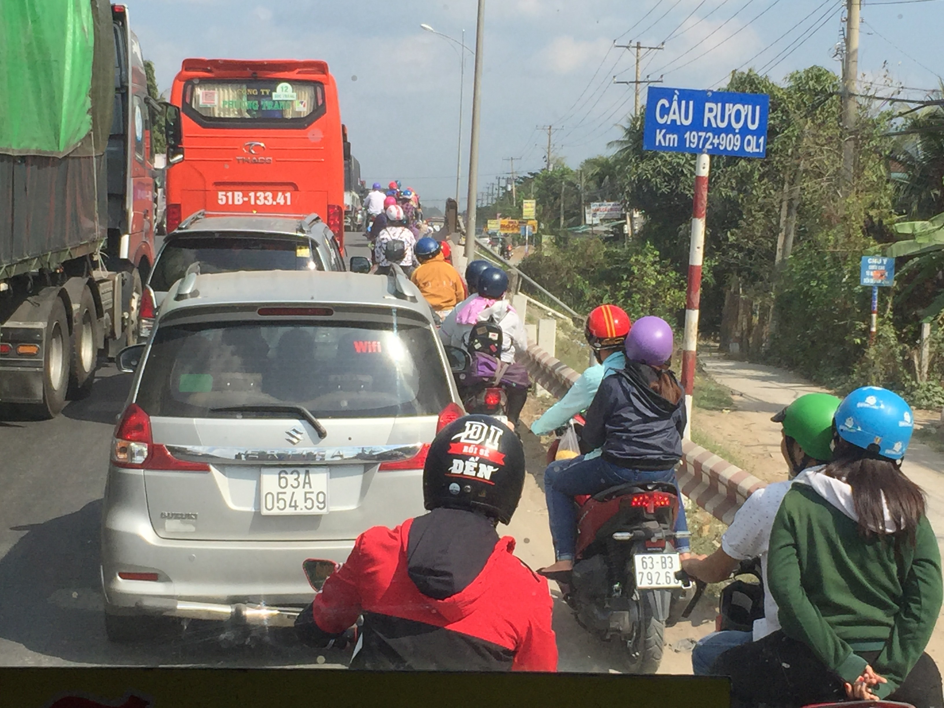 Tin nhanh - Lượng người đổ về TP.HCM đ&atilde; bắt đầu đ&ocirc;ng (H&igrave;nh 4).