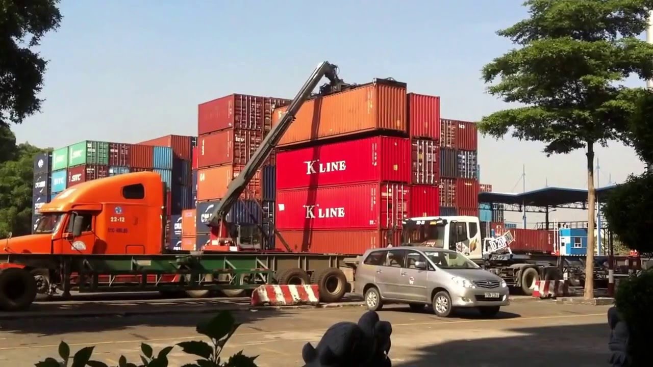 Tiêu dùng & Dư luận - 300 container hàng hoá vô chủ tại cảng Cát Lái: Chủ yếu là rác phế liệu, hàng cấm nhập khẩu