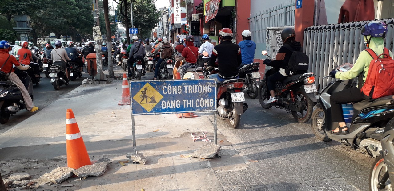 Tin nhanh - Giao thông TP.HCM những ngày cận Tết Nguyên đán: 'Căng như dây đàn' (Hình 3).