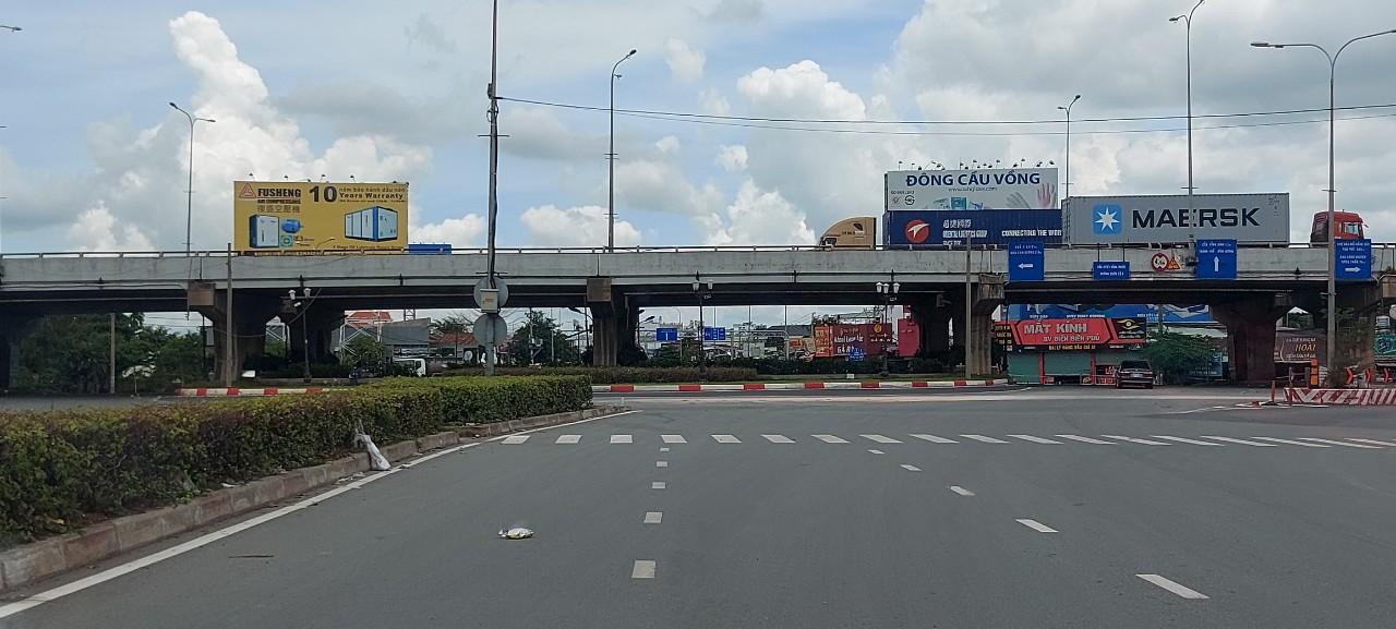 Dân sinh - Tp. Hồ Chí Minh ngày đầu thực hiện quy định mới: Người dân tuân thủ nghiêm “ai ở đâu ở yên đó” (Hình 2).