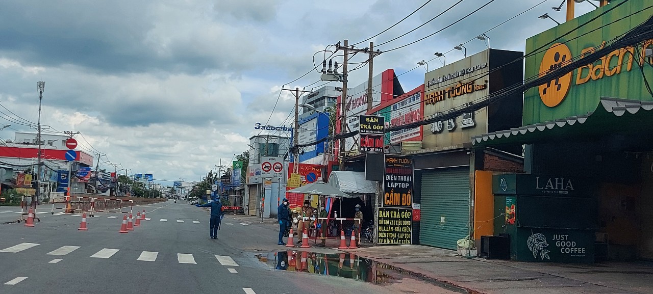 Dân sinh - Tp. Hồ Chí Minh ngày đầu thực hiện quy định mới: Người dân tuân thủ nghiêm “ai ở đâu ở yên đó” (Hình 6).