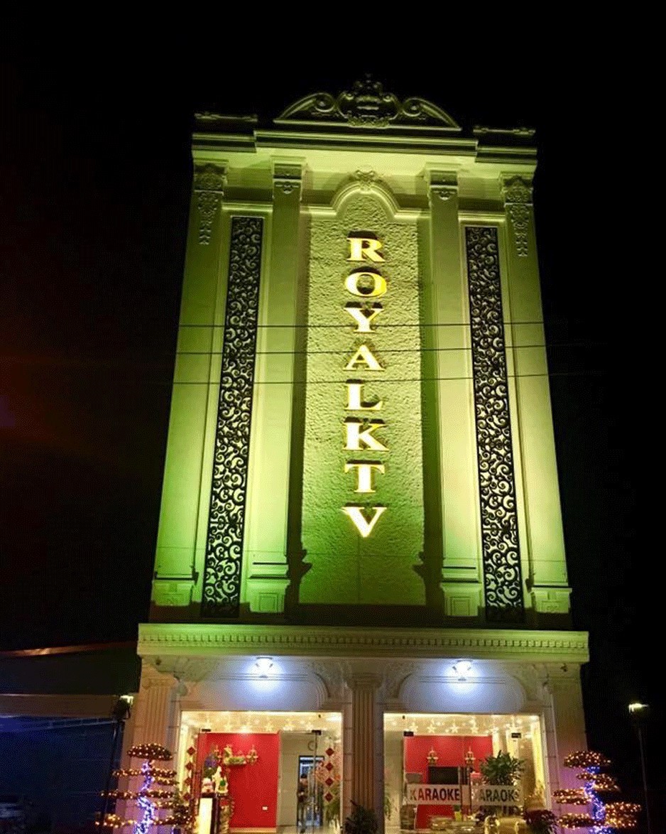 An ninh - Hình sự - Gần 80 cảnh sát đột kích quán Karaoke Royal KTV, phát hiện hàng chục dân chơi phê ma túy