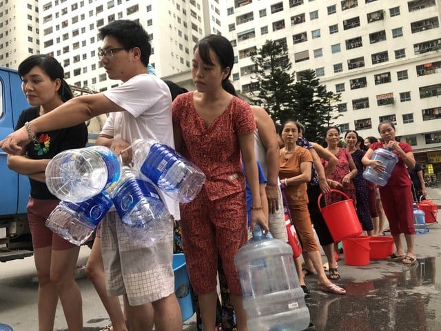Góc nhìn luật gia - Vụ nước sạch sông Đà nhiễm dầu: Người dân có quyền khởi kiện để bảo vệ quyền lợi của mình