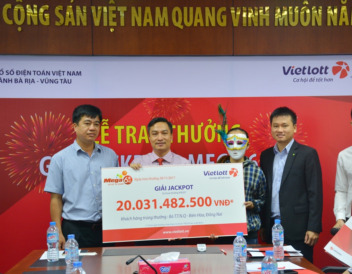 Ti&ecirc;u d&ugrave;ng & Dư luận - Kh&aacute;ch h&agrave;ng tr&uacute;ng jackpot hơn 20 tỷ tiết lộ b&iacute; quyết may mắn
