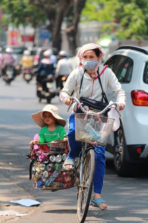 Dân sinh - Nghẹn ngào trước những hình ảnh mưu sinh lam lũ mà đẹp đến nao lòng  (Hình 8).